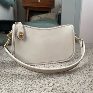 COACH Swinger 20 Shoulder Bag in White
